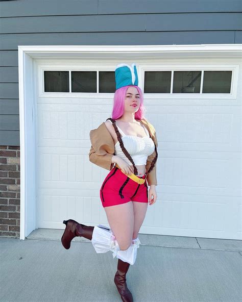 Muscle Mommy Cosplay